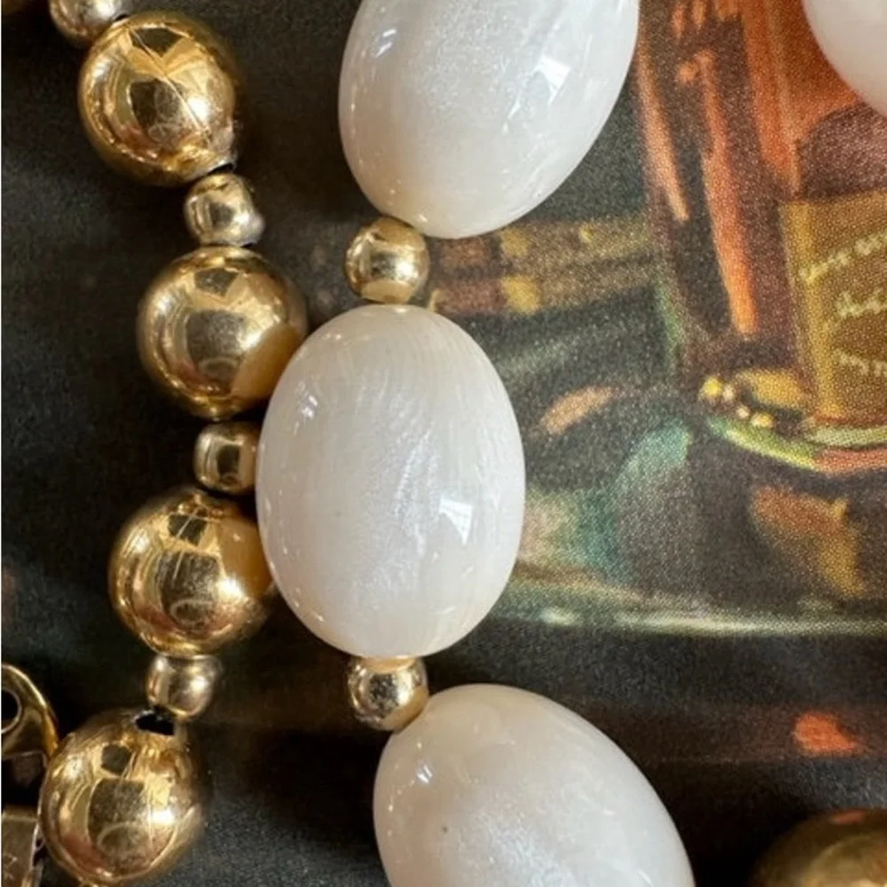 Vintage Napier gold and white beaded necklace 80’s